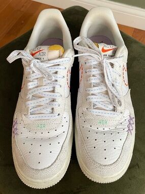 Nike Air Force 1 ’07 LX Women’s 8.5 White Orange Stitch DX2348-100